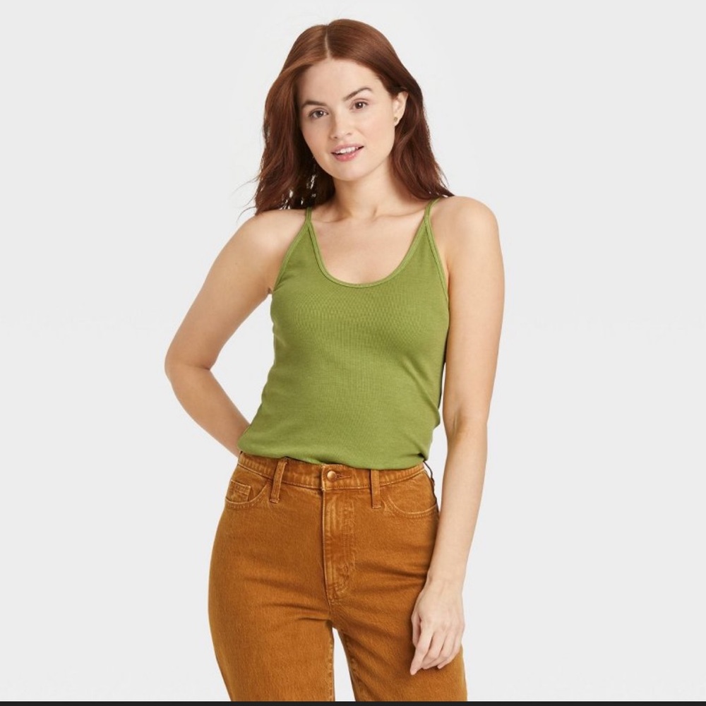 UNIVERSAL THREAD - NWOT - Women’s Slim Fit Camisole - Green
